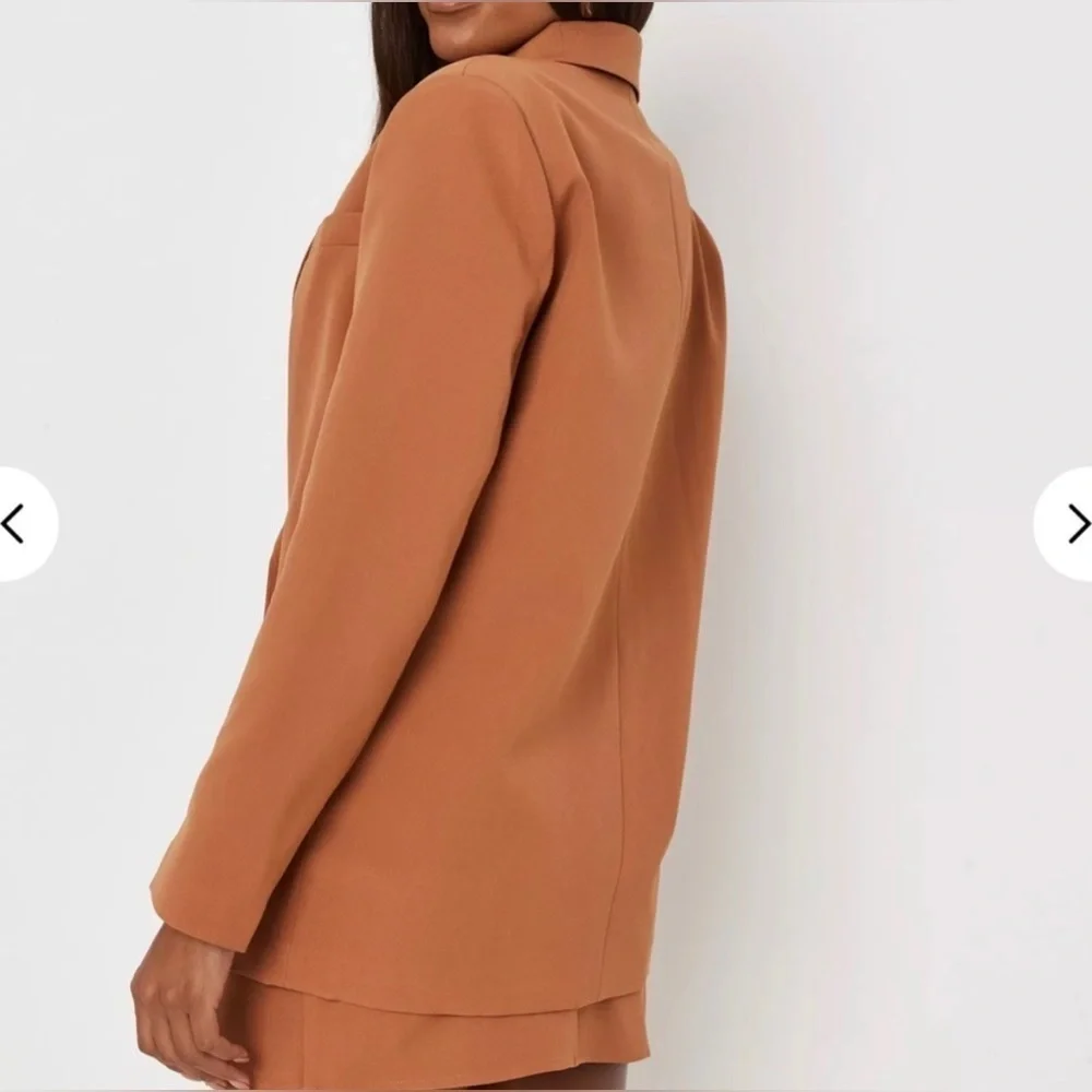 Missguided Petite Tailored Double Breasted Blazer in Camel - Picture 3 of 4